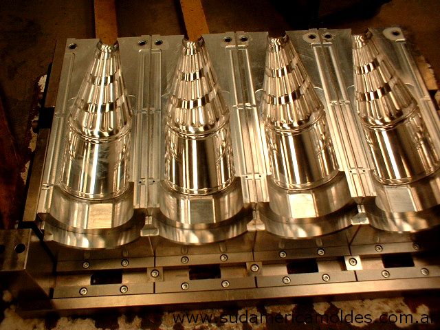 MOLDES DE SOPLADO DE PREFORMAS