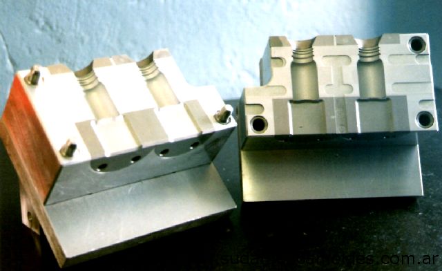 MOLDES DE SOPLADO DE TERMOPLASTICOS